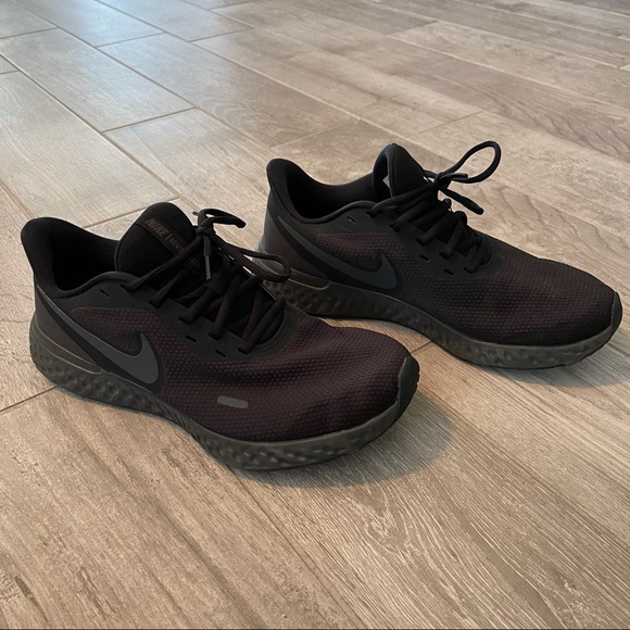 Nike Men's Revolution 5 - All Black - Picture 6 of 11